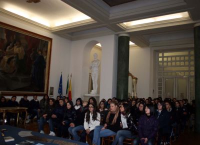 il Salone di rappresentanza gremito di studenti 